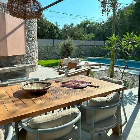 Thelevissihouses فتحية