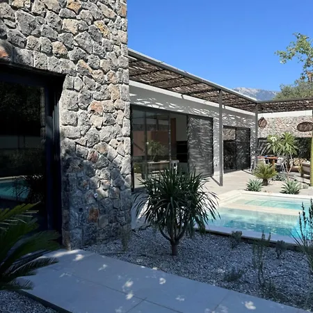 Thelevissihouses Villa *